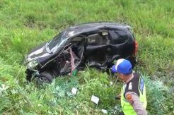 Mobil Tertabrak KA, 5 Orang Luka Parah Termasuk Seorang Bayi