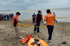 Polisi Segera Ungkap Identitas Mayat Dalam Karung di Pantai Karibea