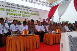 Menuju Swasembada Pangan, Kementan Beri Alsintan ke Petani Sulsel