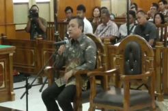 Bupati Non Aktif Pakpak Bharat Jalani Sidang Kasus Suap Rp1,6 Miliar