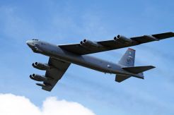 Taliban Klaim Tembak Jatuh Bomber B-52 AS di Afghanistan