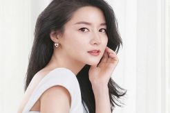 Lee Young Ae Ditawari Jadi Penembak Jitu