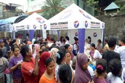 Suasana Kemeriahan Bazar,...
