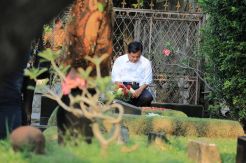 Isi Kegiatan di Masa Tenang Pemilu, Prabowo Ziarah dan Sandiaga Umrah
