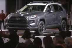 Punya Dua Pilihan, Toyota RAV4 2019 Hadir di Jepang