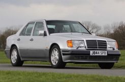 Dua Kali Dibeli, Mr Bean Lelang Si Tampan Mercedes 500E