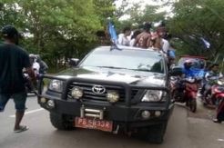 Viral, Mobil Dinas Pemkab Raja Ampat Digunakan Kampanye Partai Demokrat