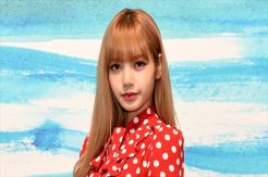 Lisa BlackPink, Artis...