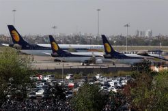 Tak Punya Uang, Jet Airways Hentikan Seluruh Penerbangannya