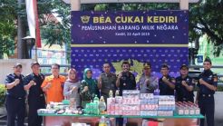 Bea Cukai Musnahkan Barang-barang Ilegal