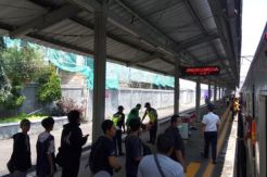 Perempuan Hamil Melahirkan di Commuter Line, Langsung Dibawa ke RSUI