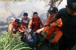 Tolong Teman Terpeleset di Sungai, Bocah 7 Tahun Tewas Tenggelam