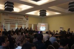 Rapat Pleno KPU Karawang Dikawal Ketat Aparat