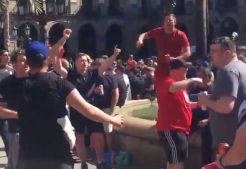 Beredar Video Aksi Memalukan Fans Liverpool di Kota Barcelona