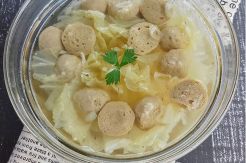 Hangatkan Tubuh di Cuaca Dingin dengan Sawi Putih Kuah Bakso