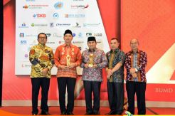 PDAM Tirta Arut Pangkalan Bun Terima Penghargaan Top BUMD 2019
