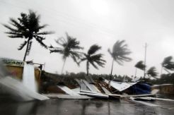 Topan Fani Hantam Pantai India, Satu Juta Orang Dievakuasi