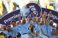 Beredar Video Nyanyian Keji Pemain Man City di Pesawat, Klub Bereaksi