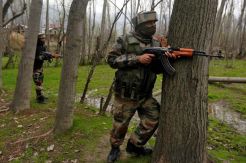 Tentara India dan Teroris Baku Tembak di Kashmir, Lima Tewas