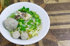 Bakso Kenbil Tasikmalaya Jadi Cemilan Nikmat Selepas Tarawih