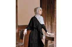 Anggun dengan Kaftan Saat Hari Raya dan Acara Formal