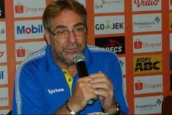 Pelatih Persib Sebut Laga Perdana Lawan Persipura Begitu Spesial