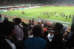 Buntut Kericuhan: PSS Sleman Didenda Rp200 Juta, Arema FC Rp75 Juta