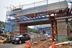 Kereta Ringan Ditarget...