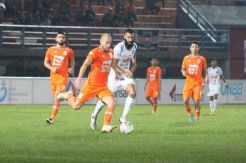 Hasil Liga 1: Borneo Bikin Arema Terlempar ke Degradasi, Persela Imbang