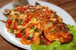 Segar-Pedas Pecak Gurame untuk Santap Berbuka Puasa