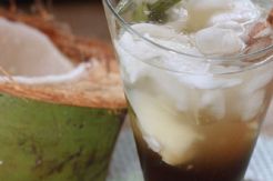 Nikmatnya Berbuka Puasa dengan Es Kelapa Gula Merah