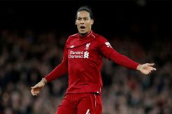 Tak Hanya Liga Champions, Van Dijk Pikirkan Tiga Gelar