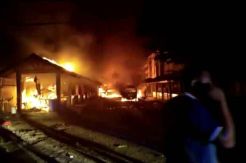 Bentrok Warga di Terminal Expo, 3 Angkot dan 1 Sepeda Motor Dibakar
