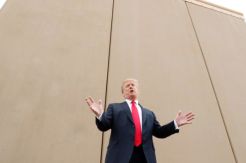 Hakim AS Blokir Dana Tembok Perbatasan Trump
