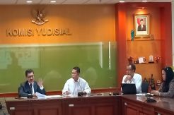 KY Buka Penerimaan 11...