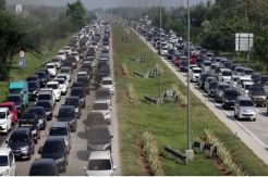 Tol Cipali Macet Lebih Dari 10 Kilometer, Petugas Buka 26 Gardu