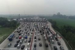 Tol Cipali Padat Lancar, Antrean Mengular di Gerbang Palimanan