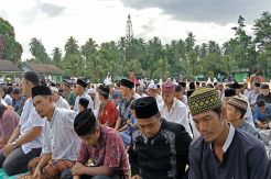 Ribuan Umat Islam di Manado Salat Id di Lapangan Kiban Raider 712