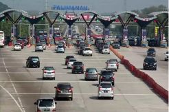 Kendaraan Arus Balik Mulai Padati Gerbang Tol Palimanan