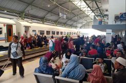 Pemudik Masih Padati Stasiun Purwokerto