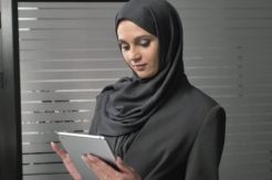 Tips Tampil Cantik Penuh Semangat di Hari Pertama Ngantor