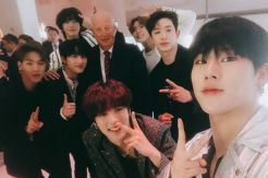 MONSTA X Abadikan Foto Bersama Presiden Moon Jae In dan King Harald V