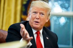 Bukan Intervensi, Trump Akan Terima Informasi Asing Soal Lawan di Pilpres 2020