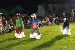 Balap Karung Semarakkan Lebaran Ketupat di Gorontalo