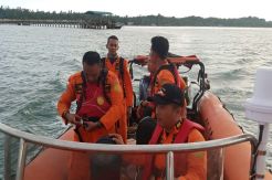 Kapal Pompong Nelayan Hanyut, Tim SAR Lakukan Pencarian terhadap Bakri