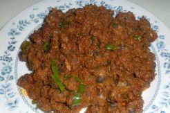 Pecinta Seafood Mesti Mencoba Makan Malam dengan Rendang Kerang