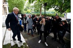 Boris Johnson Tetap...