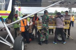 4 Tenaga Kesehatan Dinkes Yahukimo Dikirim dengan Pesawat untuk Cek Korban Muntaber