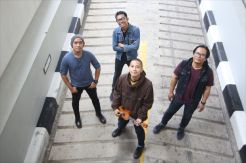 Lagu Upaya Maksimal Tercipta di KRL Commuterline Bekasi-Jakarta