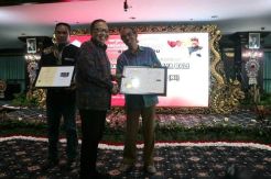 Dua Perajin Bali Dapat Sertifikat HAKI dari Kemenkop dan UKM